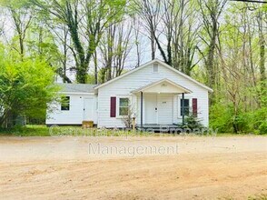 Building Photo - 918 Airline Ext