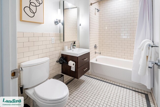 Building Photo - 933 McGee St