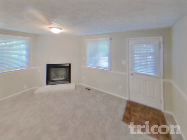 Foto del edificio - 7610 Fairbanks Ct
