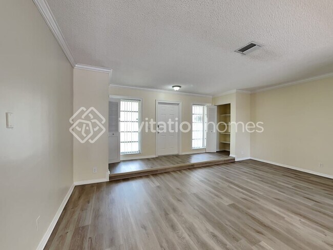Building Photo - 10370 NW 40th Pl