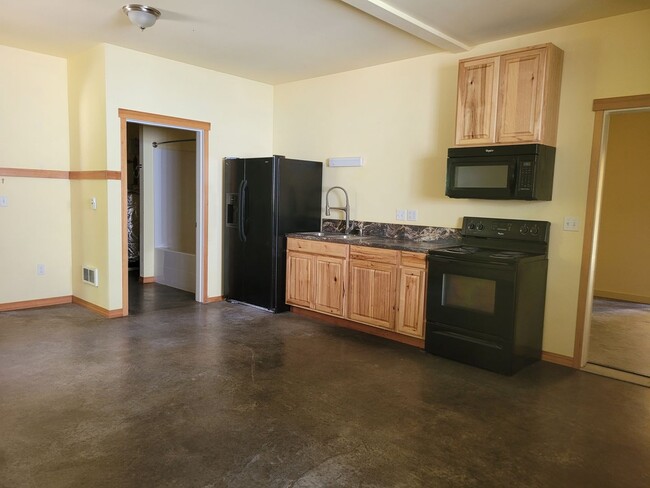 Building Photo - 4660 Holcomb Street Duplex