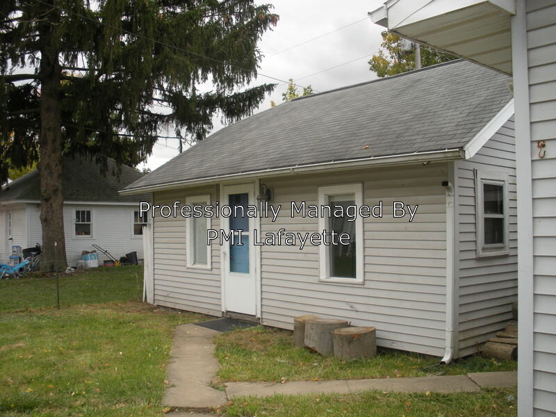 Primary Photo - 656 N Columbia St