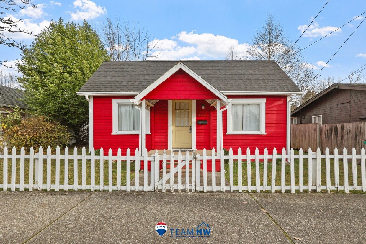 Primary Photo - Move in ready now! Charming 1-Bedroom Home...