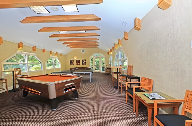 Building Photo - Woodlake