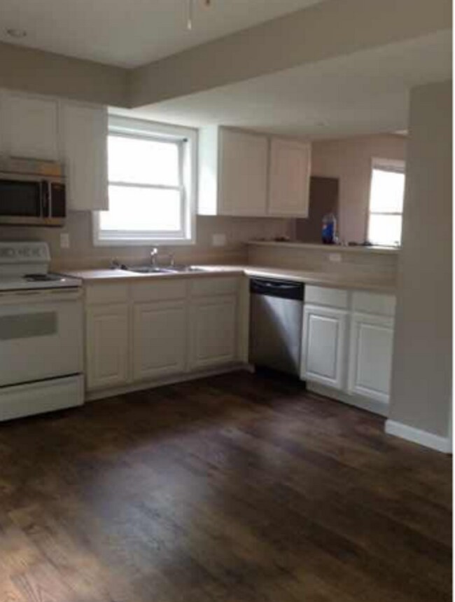 Foto del edificio - 3 bedroom, 2.5 bath Townhome *ASK US ABOUT...