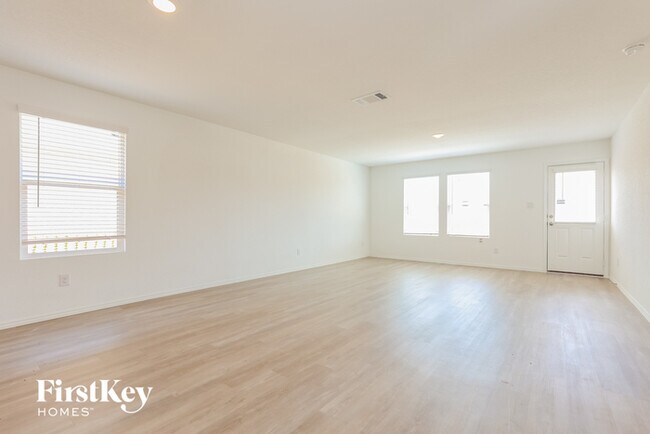 Building Photo - 3374 Carducci Dr