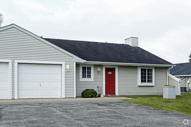 Village Garage Homes - Lake Forest Apartments