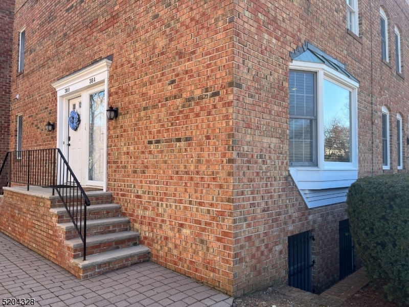Primary Photo - 42 Elm St