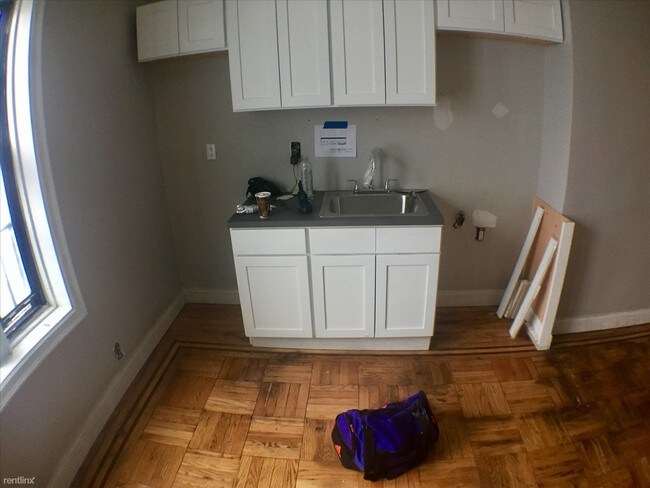 Building Photo - 2750 Bronx Park E