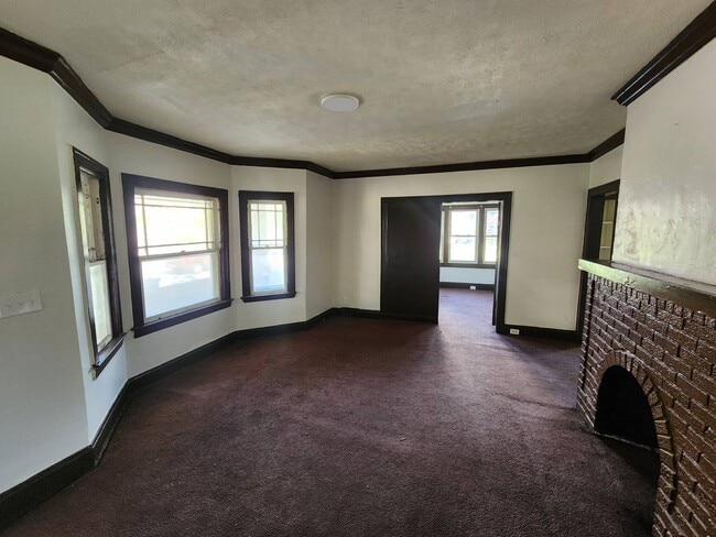 Building Photo - 974 Eddy Rd