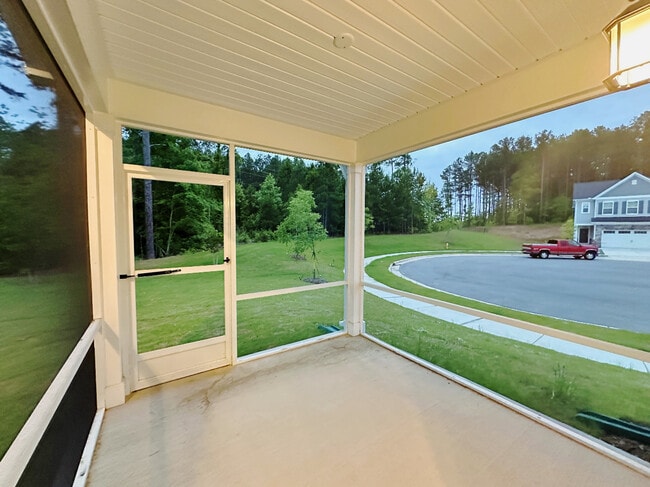 Building Photo - 102 Ivy Vine Wy