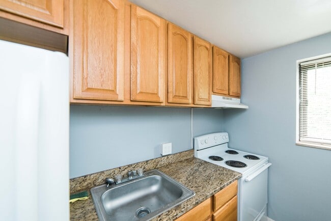 Interior Photo - Lincoln Terrace