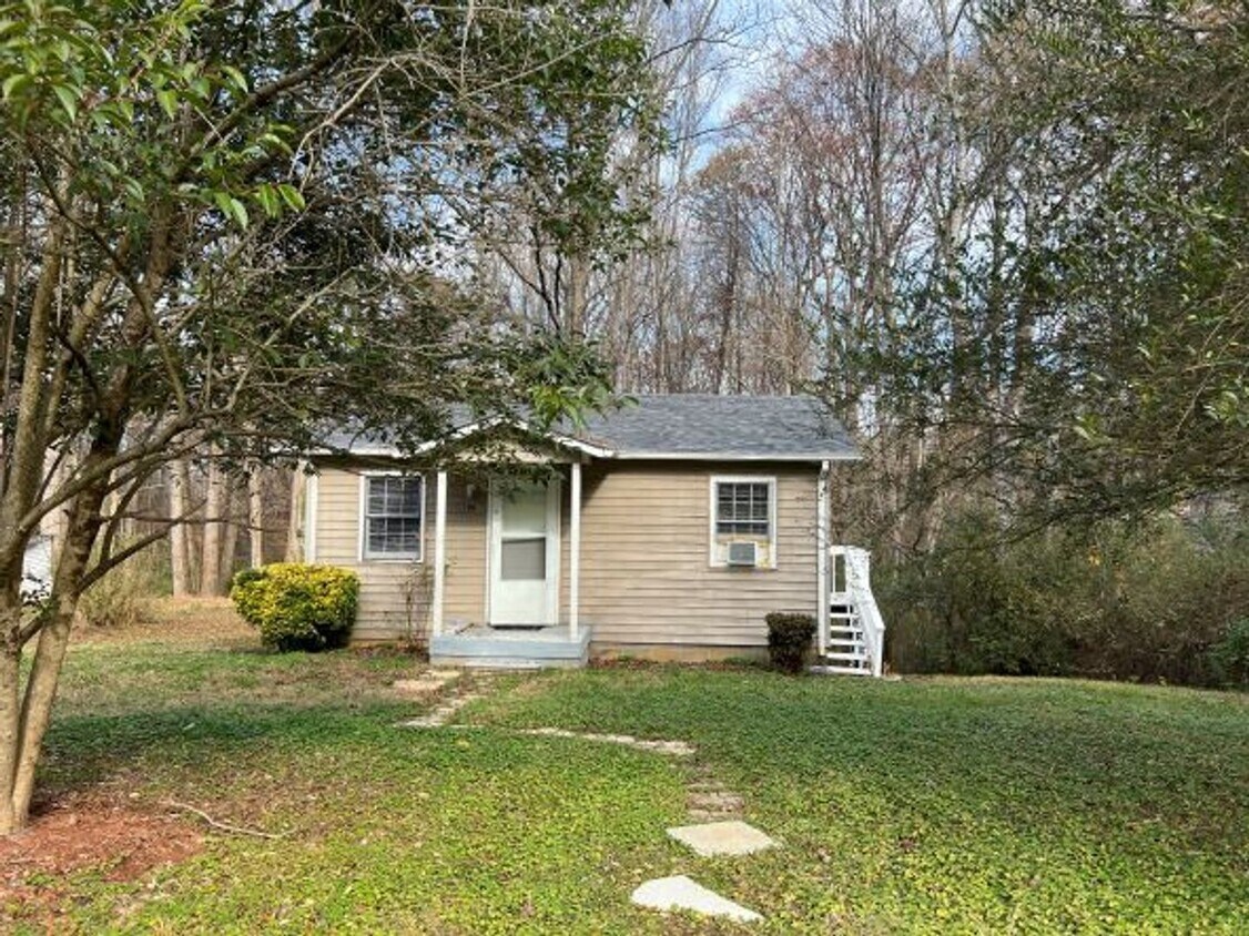 One bedroom house available now! House Rental in Bessemer City, NC