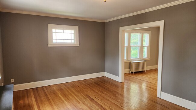 Foto del edificio - 1164 New Britain Ave