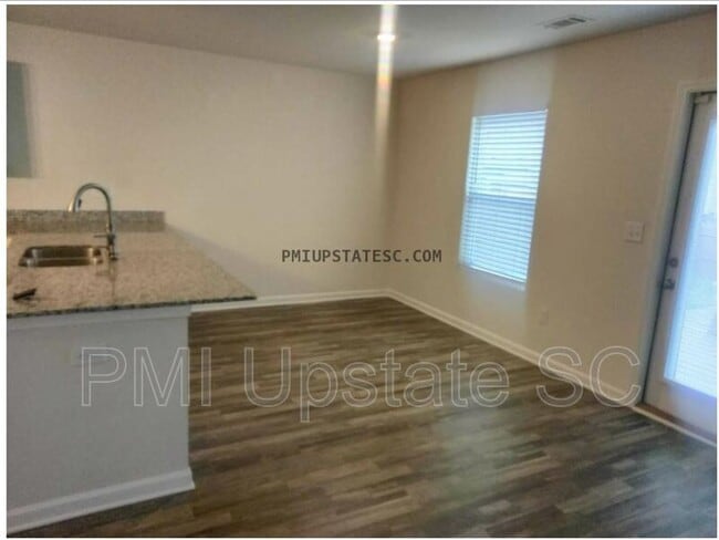 Building Photo - 617 Tacoma Trl