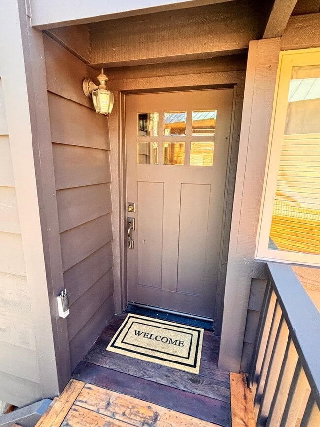Building Photo - Tahoe Donner Ski Lease | Available Jan 2 - April 30 |$3200/mo.