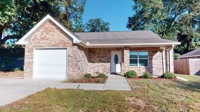 Building Photo - 394 Rosalie Maria Dr