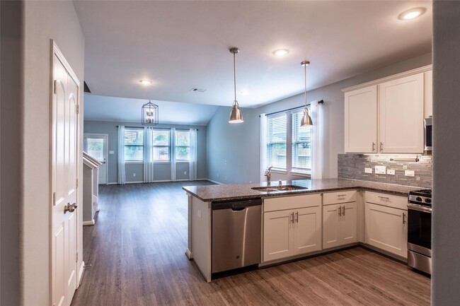 Building Photo - 13142 Silverglen Run Trl