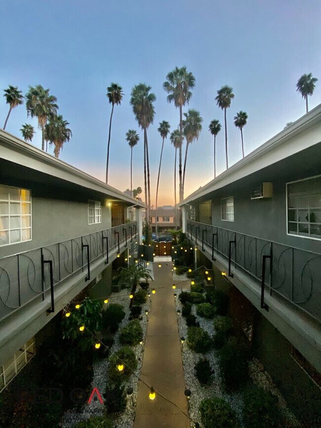 Foto del edificio - 6021 Carlton Way