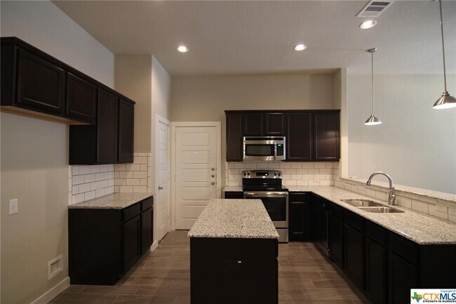 Building Photo - 1155 Creekside Orchard
