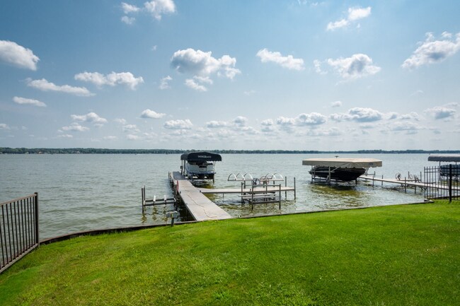 Foto del edificio - 38635 N Drexel Blvd