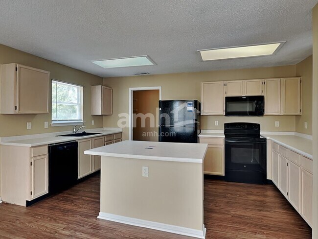 Building Photo - 14324 Orange Blossom Trail