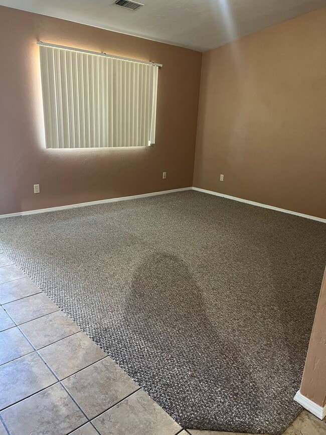 Foto del edificio - 9665 E Magma Dr