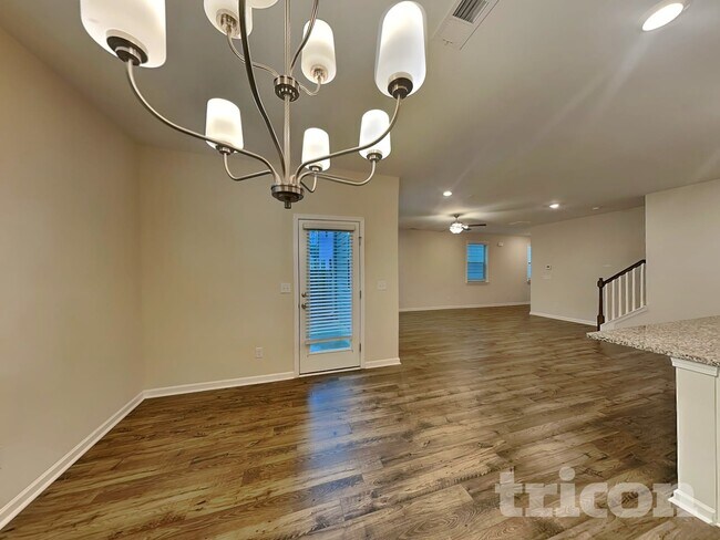 Building Photo - 203 Chapelcrest Ln