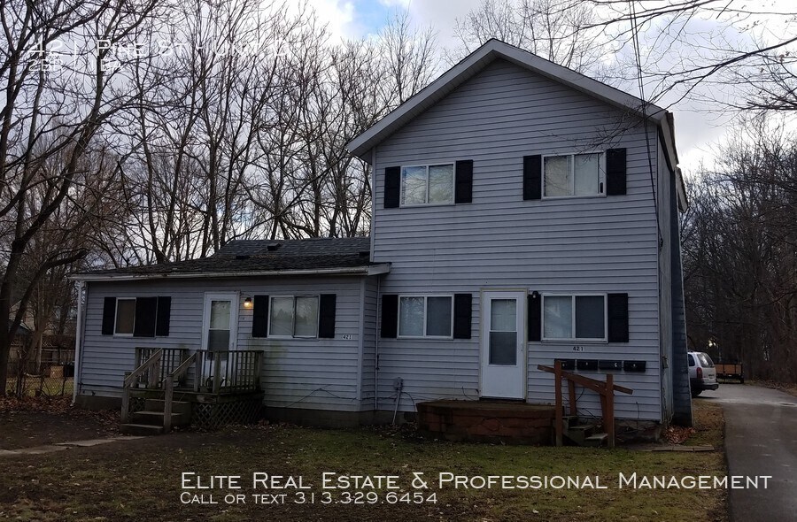 Primary Photo - 421 Pine St, Unit D, Clio, MI