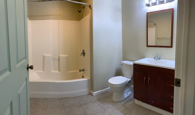 Bathroom - 518 Main St