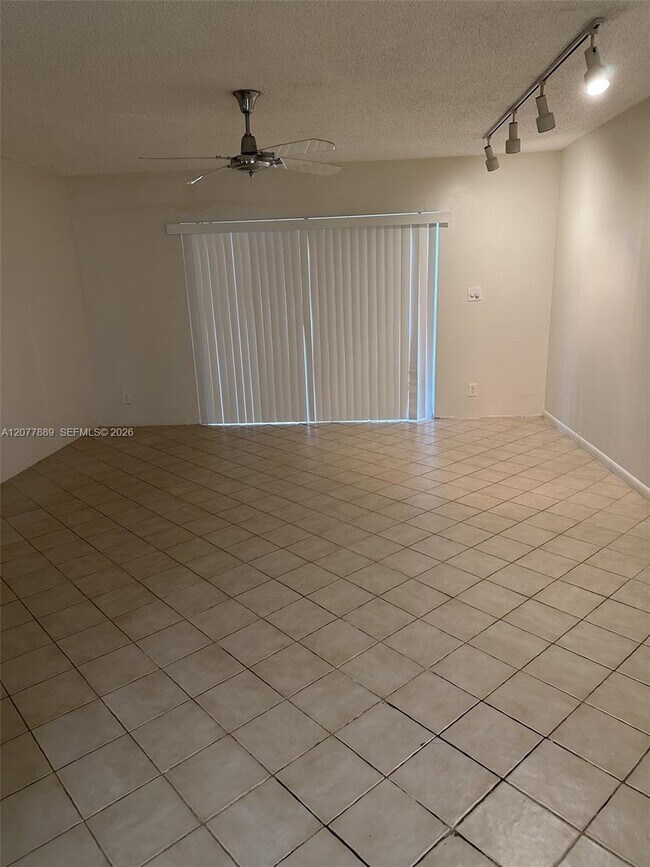 Building Photo - 6061 N Falls Cir Dr