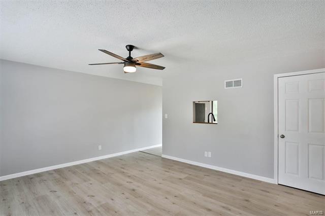 Building Photo - 300 Reinhard Blvd