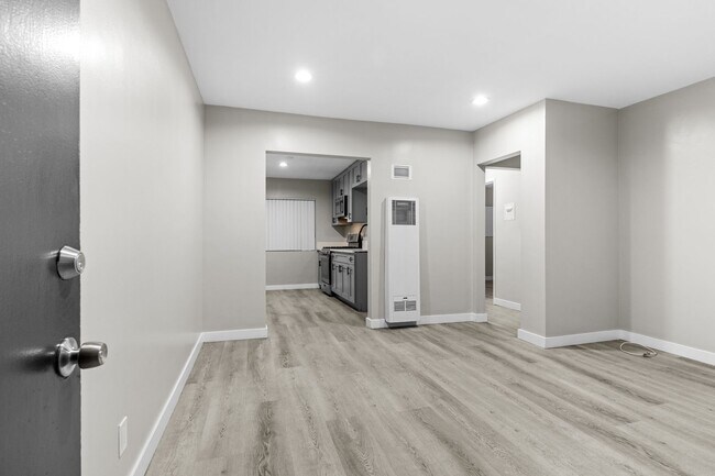 Foto del interior - 113-201 South Lillie Avenue