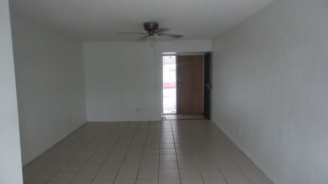 Building Photo - 305 Ridge Blvd
