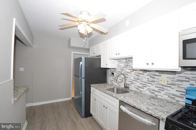 Building Photo - 5444 Whitlock Rd