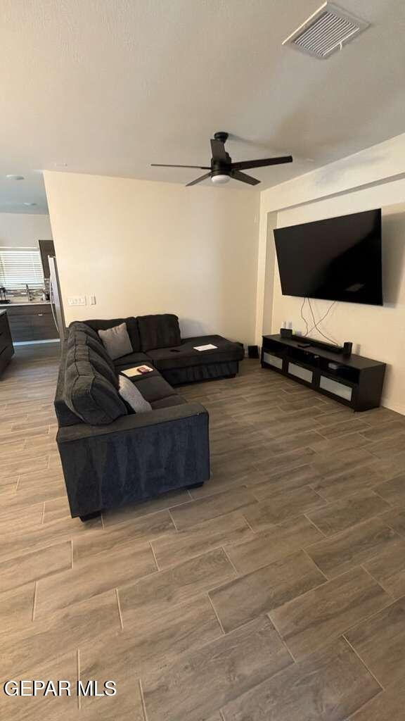 Foto del edificio - 476 Deserts Dr