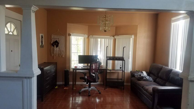 Foto del edificio - 521 E 21st St