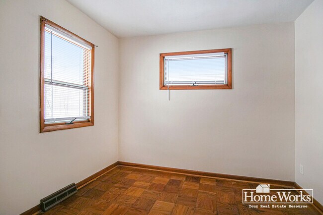 Foto del edificio - Adorable 2 Bed, 1.5 Bath with Covered Porch and Mudroom