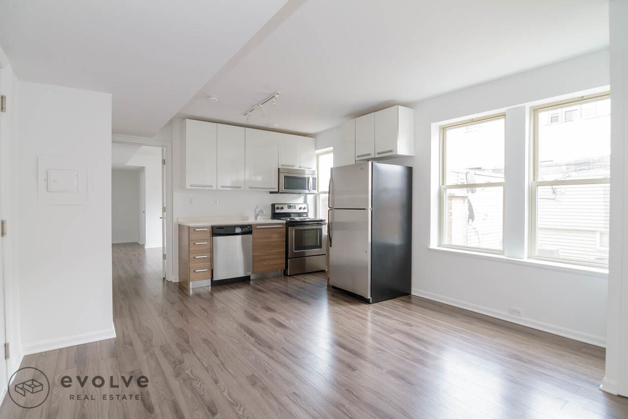 925 W Carmen Ave, Chicago, IL 60640 Apartments at 925 W Carmen Ave