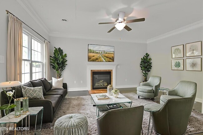 Foto del edificio - 3032 Oakwood Hills Ln