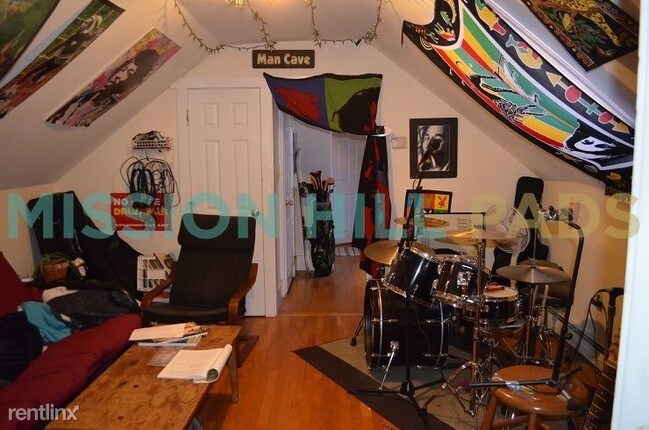 Building Photo - 40 Calumet St