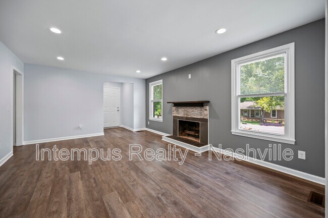Foto del edificio - 804 Norwalk Dr