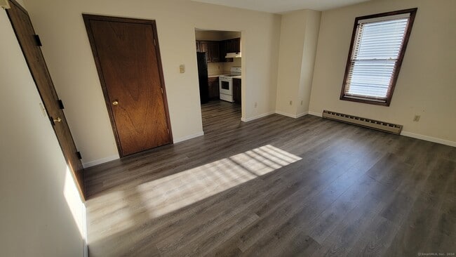 Building Photo - 132 Greenwood Ave