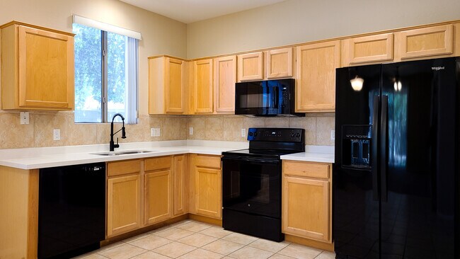 Foto del edificio - 2634 E Fremont Rd