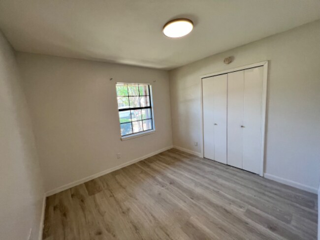 Foto del edificio - 2824 Stratford Ln