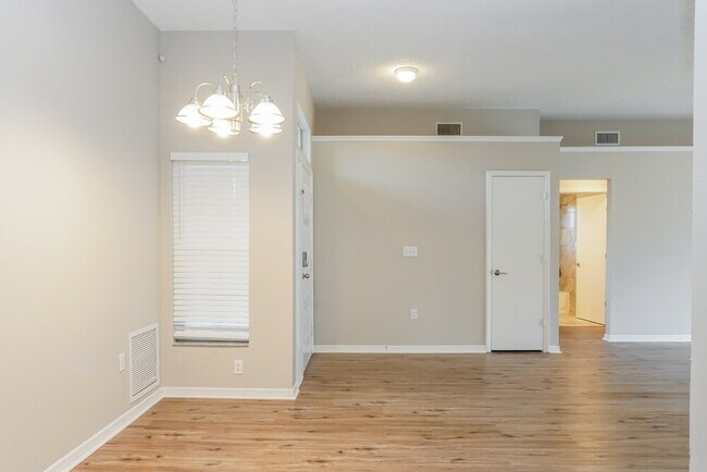 Building Photo - 11860 Shotgate Ct