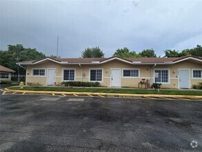 Building Photo - 3906 SW 48th Ave