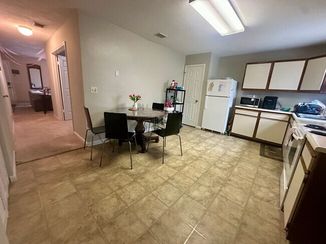 Foto del edificio - Prime Location Close to Virginia Tech