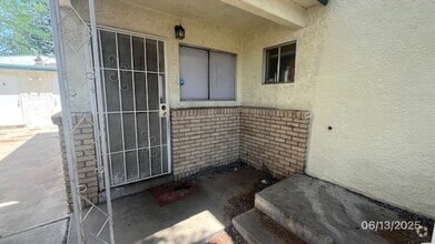 Building Photo - 310 La Veta Dr