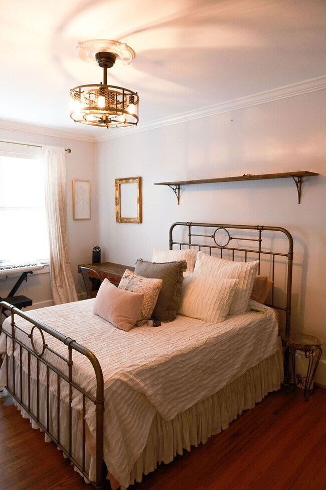 Foto del edificio - 524 Hawthorne Ln